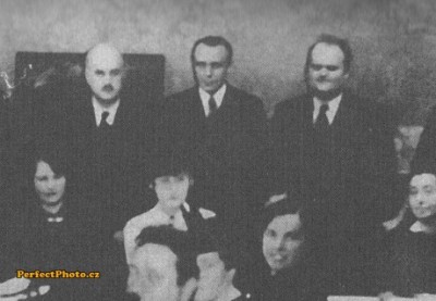 universaliste---dr.-oldrich-elias-s-manzelkou-olgou--petr-kohout-s-dagmar-keferovou-a-jan-kefer.jpg